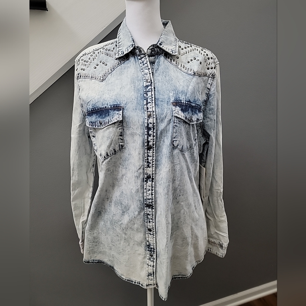 Reba Desert Road Embellished Denim Shirt Acid Wash Button Snap Western Ranch LG